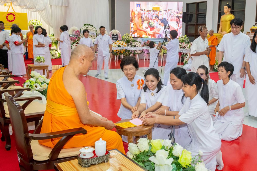 ภาพ No.314734:วันเสาร์ที่ 21 มีนาคม พ.ศ. 2569 พิธีบำเพ็ญกุศล คุณพ่อณรงค์ จินตมากุล  สิริอายุ 99 ปี 11 เดือน โยมบิดา พระครูปลัดรัตนวีรวัฒน์ (รังสฤษดิ์ อิทฺธิจินตโก) ที่ปรึกษาเจ้าคณะจังหวัดปทุมธานี เจ้าอาวาสวัดพระธรรมกาย  ณ ห้องปลูกศรัทธา 2 วัดพระธรรมกาย ปทุมธานี