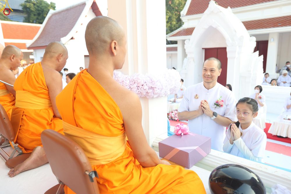 ภาพ No.297569:วันที่ 18 มกราคม พ.ศ. 2569 พิธีตักบาตรพระธรรมยาตรา ณ วัดโบสถ์บน ต.บางคูเวียง จ.นนทบุรี อนุสรณ์สถานลำดับที่ 4 สถานที่เกิดด้วยกายธรรม ในโครงการธรรมยาตรา กตัญญูบูชา มหาปูชนียาจารย์ พระมงคลเทพมุนี(สด จนฺทสโร) พระผู้ปราบมาร อนุสรณ์สถาน 7 แห่ง ปีที่ 14