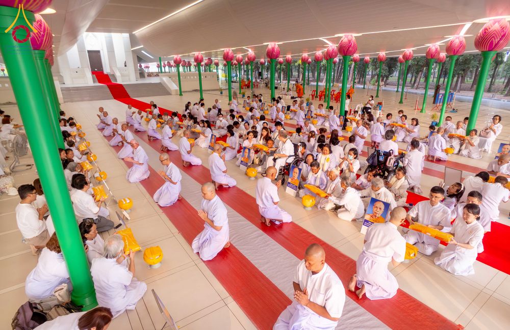 ภาพ No.298178:วันเสาร์ที่ 17 มกราคม พ.ศ. 2569 พิธีบรรพชาอุปสมบท โครงการอุปสมบทหมู่ บูชาธรรมครบ 117 ปี คุณยายอาจารย์มหารัตนอุบาสิกาจันทร์ ขนนกยูง  ณ อุโบสถพระไตรปิฎก วัดพระธรรมกาย