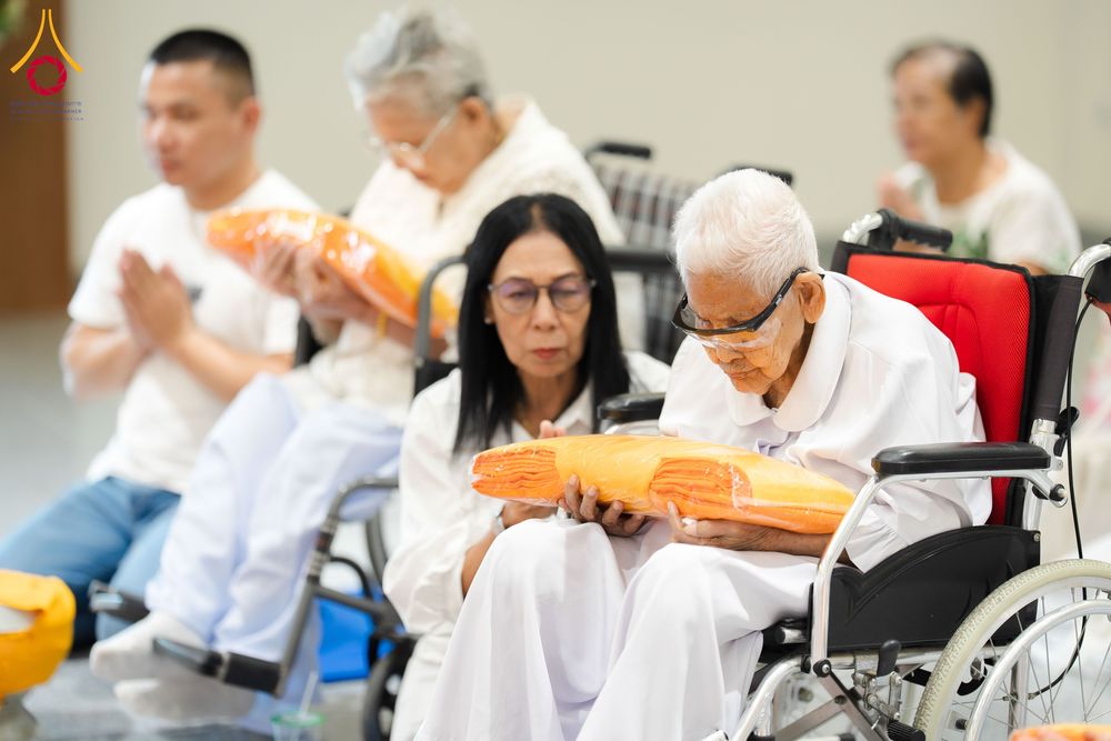 ภาพ No.341283:วันอาทิตย์ที่ 26 กรกฎาคม พ.ศ. 2569 ​โครงการอุปสมบทหมู่บูชาธรรมมหาปูชนียาจารย์ รุ่นที่ ๑ วัดกลางธนรินทร์ ต.บ้านแป้ง อ.พรหมบุรี จ.สิงห์บุรี