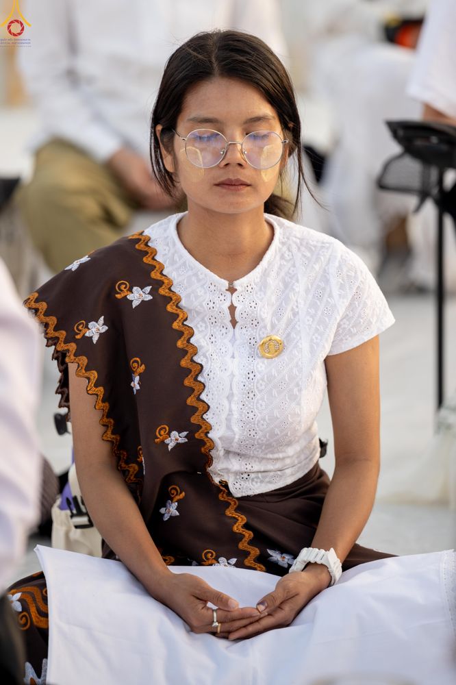 ภาพ No.302026:วันที่ 23 มกราคม พ.ศ. 2569 พิธีจุดประทีปธรรมถวายเป็นพุทธบูชา และบูชาธรรมมหาปูชนียาจารย์  ณ อนุสรณ์สถานลำดับที่ 5 สถานที่เผยแผ่วิชชาธรรมกายครั้งแรก อนุสรณ์สถานบางปลา วัดบางปลา อำเภอบางเลน จังหวัดนครปฐม ในโครงการธรรมยาตรา กตัญญูบูชา มหาปูชนียาจารย์ พระมงคล