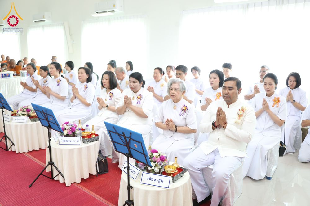 ภาพ No.290280:วันอังคารที่ 6 มกราคม พ.ศ. 2569 พิธีเจริญพุทธมนต์ ปฏิบัติธรรม มอบทุนการศึกษา ถวายสังฆทาน 142 วัด ณ ศูนย์ปฏิบัติธรรมพระมงคลเทพมุนี อ.สองพี่น้อง จ.สุพรรณบุรี