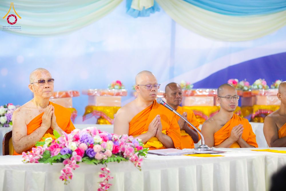 ภาพ No.298500:วันที่ 20 มกราคม พ.ศ. 2569 พิธีถวายภัตตาหารเป็นสังฆทาน แด่พระธรรมยาตรา ณ อนุสรณ์สถานบางปลา วัดบางปลา อำเภอบางเลน จังหวัดนครปฐม ในโครงการธรรมยาตรา กตัญญูบูชา มหาปูชนียาจารย์ พระมงคลเทพมุนี(สด จนฺทสโร) พระผู้ปราบมาร อนุสรณ์สถาน 7 แห่ง ปีที่ 14