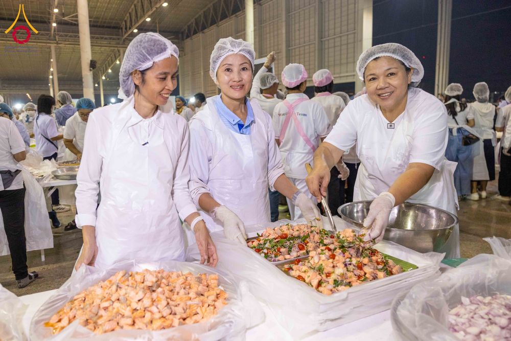 ภาพ No.306116:วันที่ 30 มกราคม พ.ศ. 2569 พิธีถวายภัตตาหารเป็นสังฆทาน แด่พระธรรมยาตรา ณ วัดพระธรรมกาย  จังหวัดปทุมธานี ในโครงการธรรมยาตรา กตัญญูบูชา มหาปูชนียาจารย์ พระมงคลเทพมุนี(สด จนฺทสโร) พระผู้ปราบมาร อนุสรณ์สถาน 7 แห่ง ปีที่ 14