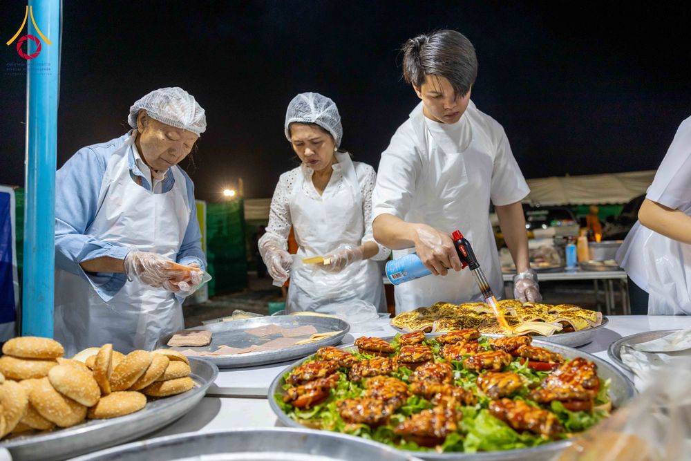 ภาพ No.301688:วันที่ 24 มกราคม พ.ศ. 2569 พิธีถวายภัตตาหารเป็นสังฆทาน แด่พระธรรมยาตรา ณ อนุสรณ์สถานบางปลา วัดบางปลา อำเภอบางเลน จังหวัดนครปฐม ในโครงการธรรมยาตรา กตัญญูบูชา มหาปูชนียาจารย์ พระมงคลเทพมุนี(สด จนฺทสโร) พระผู้ปราบมาร อนุสรณ์สถาน 7 แห่ง ปีที่ 14