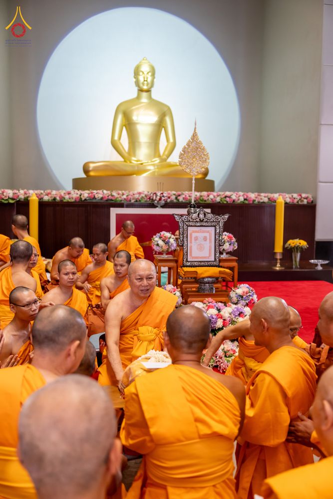 ภาพ No.332418:วันเสาร์ที่ 6 มิถุนายน พ.ศ.2569 พิธีต้อนรับสัญญาบัตร พัดยศ พระราชภาวนาวชิรวิเทศ วิ. ณ อุโบสถพระไตรปิฏก วัดพระธรรมกาย