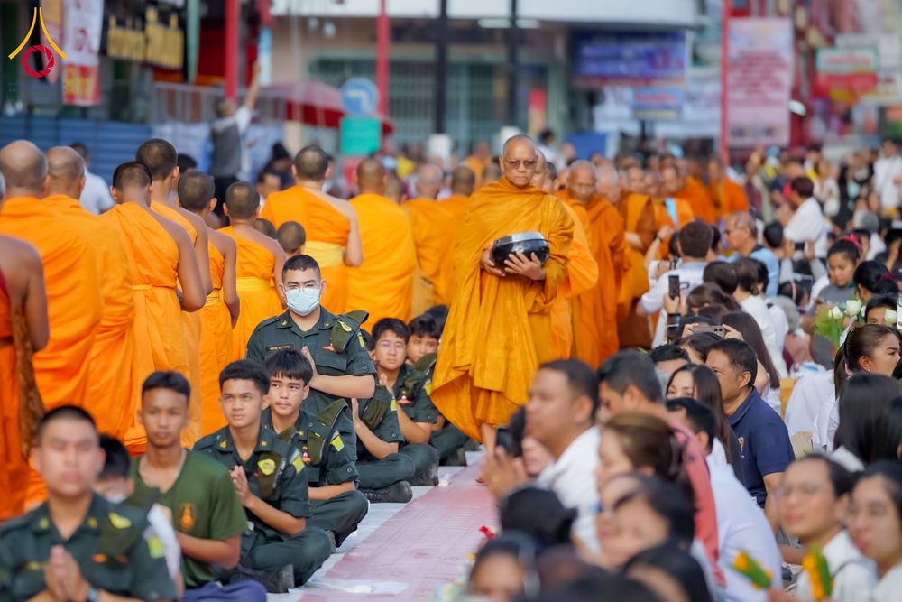 ภาพ No.313963:วันอาทิตย์ที่ 14 มีนาคม พ.ศ. 2569 ทำบุญเมืองหาดใหญ่ตักบาตรพระ 1,109 รูป เติมบุญใหญ่ หลังวิกฤตมหาอุทกภัย ณ ซุ้มประตูไชน่าทาวน์ ถนนศุภสารรังสรรค์ อ.หาดใหญ่ จ.สงขลา