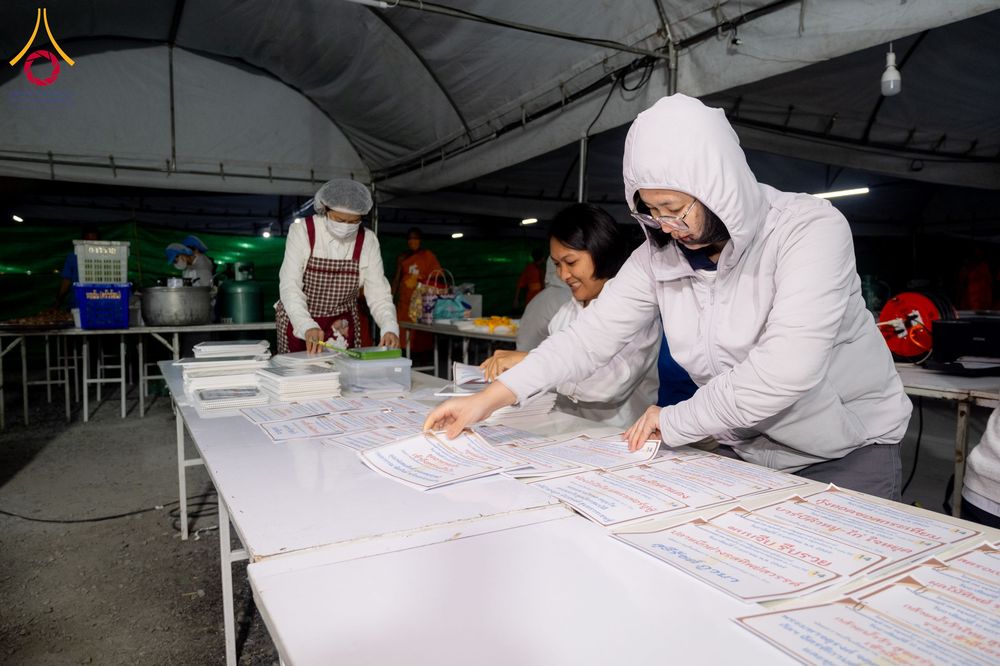 ภาพ No.292217:วันที่ 11 มกราคม พ.ศ. 2569 พิธีถวายภัตตาหารเป็นสังฆทาน แด่พระธรรมยาตรา ในโครงการธรรมยาตรา กตัญญูบูชา มหาปูชนียาจารย์ พระมงคลเทพมุนี(สด จนฺทสโร) พระผู้ปราบมาร อนุสรณ์สถาน 7 แห่ง ปีที่ 14 ณ  อนุสรณ์สถานลำดับที่ 2  สถานที่ตั้งมโนปณิธานบวชตลอดชีวิต อนุสรณ์สถ