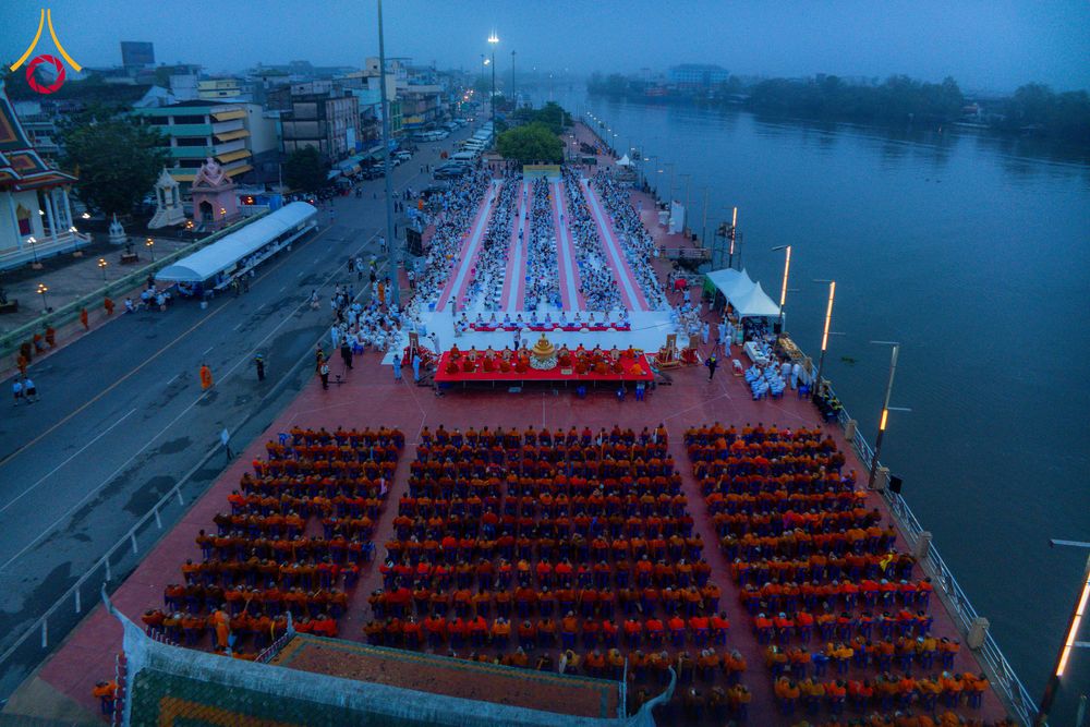 ภาพ No.284628:วันอาทิตย์ที่ 14 ธันวาคม พ.ศ.2568  พิธีทำบุญเมืองสุราษฎร์ธานี 110ปี และพิธีตักบาตรพระสงฆ์ 1,110 รูป  ณ บริเวณริมน้ำวัดกลาง (เก่า) ถนนบ้านดอน ตำบลตลาดใหม่ อำเภอเมือง จังหวัดสุราษฎร์ธานี