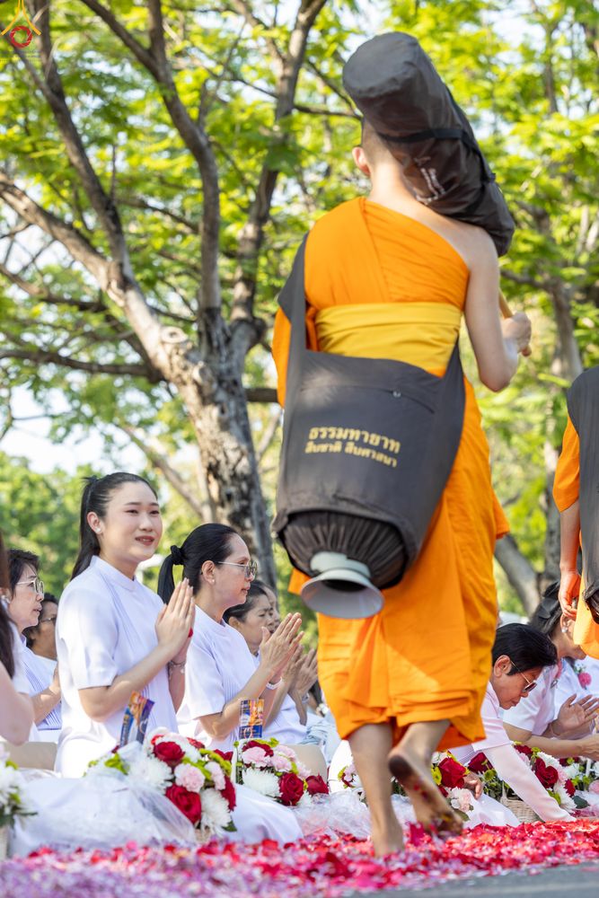 ภาพ No.305919:วันที่ 25 มกราคม พ.ศ. 2569 พิธีต้อนรับพระธรรมยาตรา วัดพระธรรมกาย(ภาพชุดที่ 4) ในโครงการธรรมยาตรา กตัญญูบูชา มหาปูชนียาจารย์ พระมงคลเทพมุนี(สด จนฺทสโร) พระผู้ปราบมาร อนุสรณ์สถาน 7 แห่ง ปีที่ 14