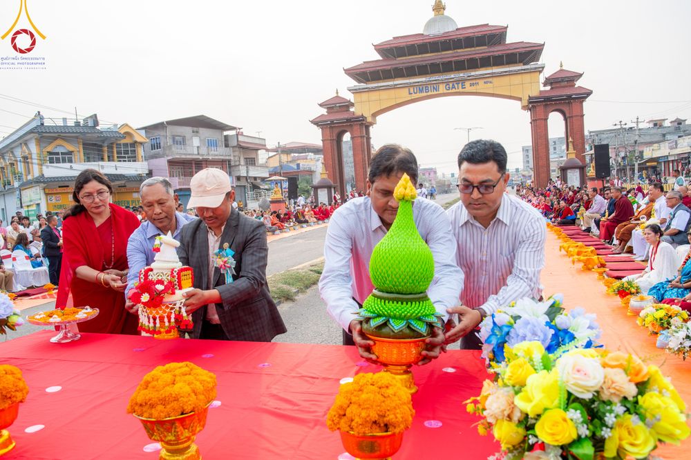 ภาพ No.317064:วันเสาร์ที่ 28 มีนาคม พ.ศ.2569 ธรรมยาตราจาริก ณ ซุ้มประตูลุมพินีเกต(Lumbini Gate) ประเทศเนปาล