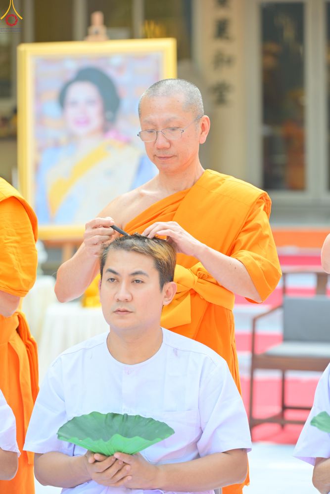 ภาพ No.280830:วันที่ 27 ธันวาคม พ.ศ. 2568  พิธีปลงผมนาคธรรมทายาท โครงการอุปสมบทหมู่บูชาธรรม 81 ปี หลวงพ่อธัมมชโย  ณ สมาคมพุทธ เขตตงช้ง ฮ่องกง