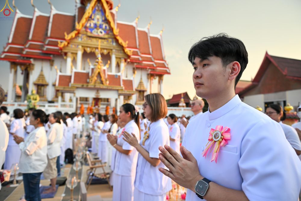 ภาพ No.296878:วันที่ 17 มกราคม พ.ศ. 2569 พิธีจุดประทีปถวายเป็นพุทธบูชา และบูชาธรรมมหาปูชนียาจารย์  ณ วัดโบสถ์บน ต.บางคูเวียง จ.นนทบุรี อนุสรณ์สถานลำดับที่ 4 สถานที่เกิดด้วยกายธรรม ในโครงการธรรมยาตรา กตัญญูบูชา มหาปูชนียาจารย์ พระมงคลเทพมุนี(สด จนฺทสโร) พระผู้ปราบมาร อ