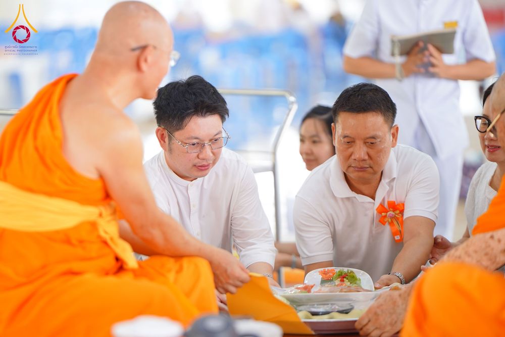 ภาพ No.322826:วันที่ 18 เมษายน พ.ศ. 2569 พิธีถวายภัตตาหารเมนูสวรรค์ เพื่อการบรรลุธรรม ณ หอฉันคุณยายอาจารย์ฯ วัดพระธรรมกาย