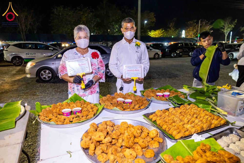 ภาพ No.301705:วันที่ 24 มกราคม พ.ศ. 2569 พิธีถวายภัตตาหารเป็นสังฆทาน แด่พระธรรมยาตรา ณ อนุสรณ์สถานบางปลา วัดบางปลา อำเภอบางเลน จังหวัดนครปฐม ในโครงการธรรมยาตรา กตัญญูบูชา มหาปูชนียาจารย์ พระมงคลเทพมุนี(สด จนฺทสโร) พระผู้ปราบมาร อนุสรณ์สถาน 7 แห่ง ปีที่ 14