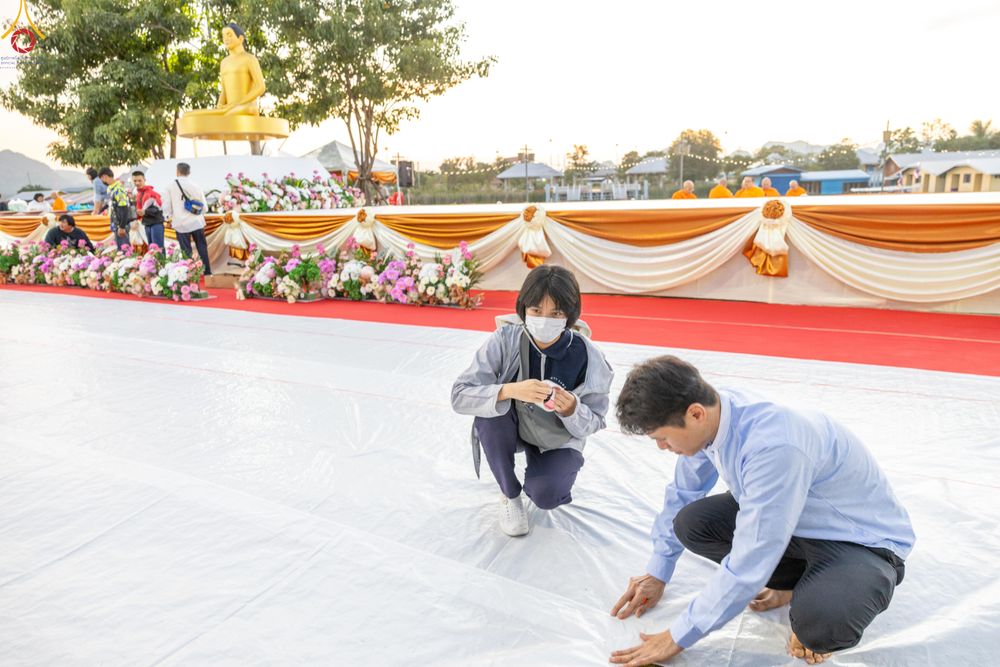 ภาพ No.282402:วันที่ 19 -20 ธันวาคม พ.ศ.2568 เบื้องหลังความสำเร็จ ของการจัดงานตักบาตร พระ 10,000 รูป Skywalk กาญจนบุรี