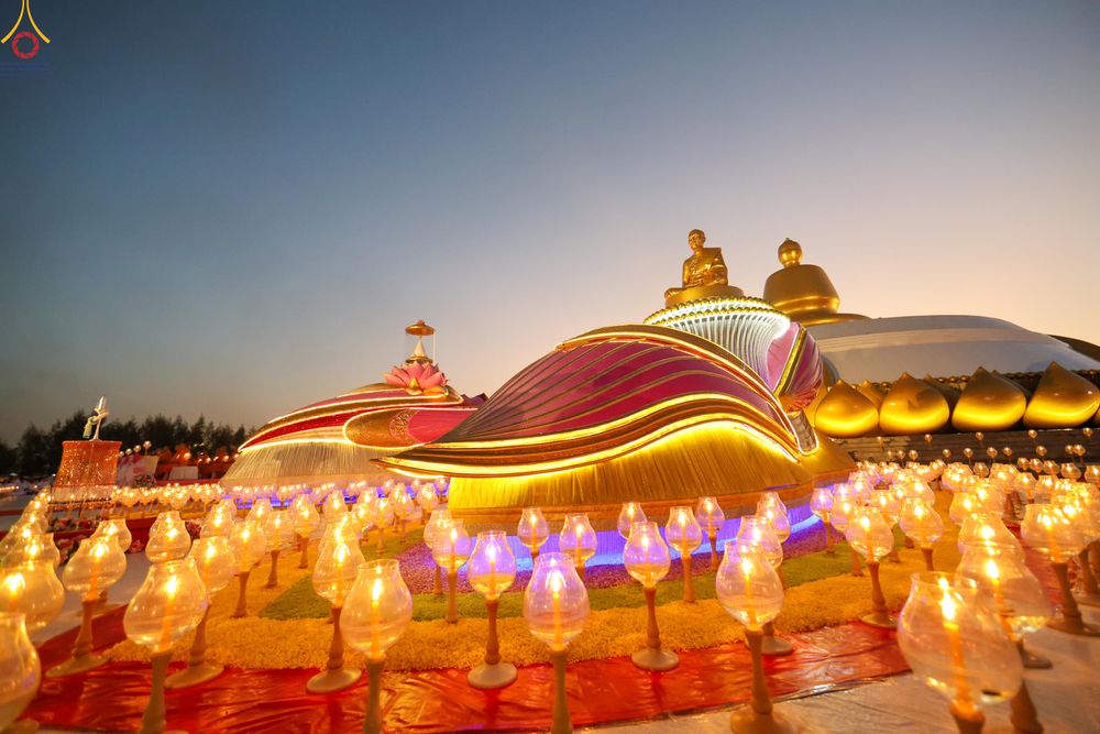 ภาพ No.302270:วันที่ 23 มกราคม พ.ศ. 2569 พิธีจุดประทีปธรรมถวายเป็นพุทธบูชา (ภาพชุดที่ 2) และบูชาธรรมมหาปูชนียาจารย์  ณ อนุสรณ์สถานลำดับที่ 5 สถานที่เผยแผ่วิชชาธรรมกายครั้งแรก อนุสรณ์สถานบางปลา วัดบางปลา อำเภอบางเลน จังหวัดนครปฐม ในโครงการธรรมยาตรา กตัญญูบูชา มหาปูชนีย