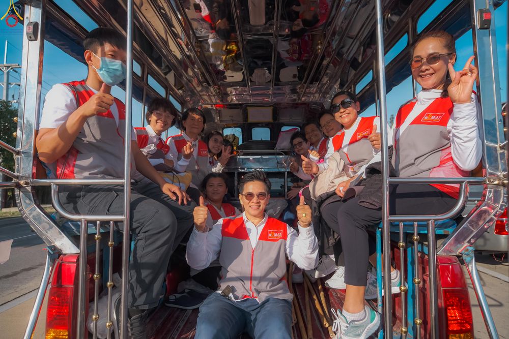 ภาพ No.295943:ภาพเบื้องหลังอาสาสมัครรวมใจ ชุดที่ 1 ในโครงการธรรมยาตรา กตัญญูบูชา มหาปูชนียาจารย์ พระมงคลเทพมุนี(สด จนฺทสโร) พระผู้ปราบมาร อนุสรณ์สถาน 7 แห่ง ปีที่ 14