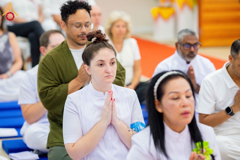 ภาพ No.313229:วันอาทิตย์ที่ 8 มีนาคม พ.ศ. 2569 พิธีสมโภชรูปเหมือนพระมงคลเทพมุนี (สด จนฺทสโร) และพิธีทอดผ้าป่าสามัคคีเพื่อสร้างวิหารพระมงคลเทพมุนี ณ วัดพุทธเคปทาวน์ ประเทศแอฟริกาใต้