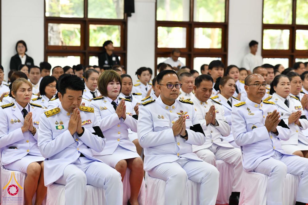 ภาพ No.344228:วันที่ 12 สิงหาคม พ.ศ. 2569  พสกนิกรชาวอำเภอคลองหลวง พร้อมใจร่วมพิธีสวดพระพุทธมนต์และทำบุญตักบาตรถวายพระราชกุศล เนื่องในวันคล้ายวันพระราชสมภพ สมเด็จพระบรมราชชนนีพันปีหลวง และวันแม่แห่งชาติ 12 สิงหาคม 2569