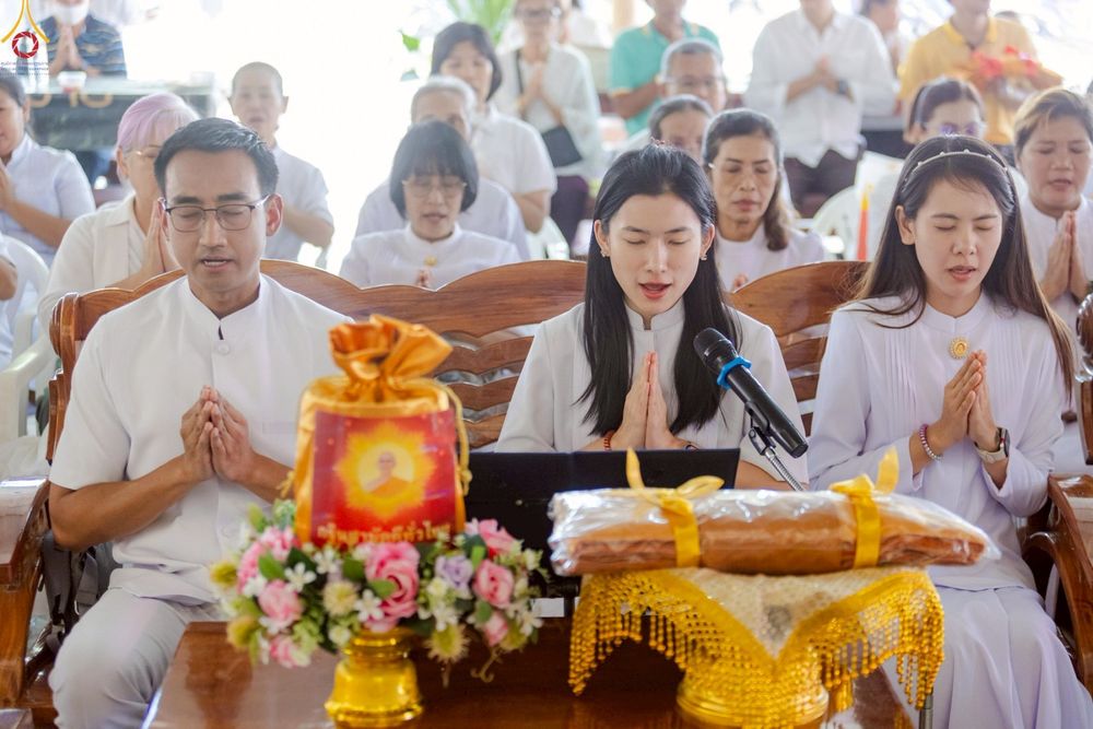 ภาพ No.263762:วันที่ 23 ตุลาคม พ.ศ. 2568 พิธีทอดกฐินสามัคคีทั่วไทย 30,000 วัด โดยคณะศิษยานุศิษย์ บูชาธรรม 81 ปี หลวงพ่อธัมมชโย ณ วัดเขาน้อยพัฒนาราม ต.สุรศักดิ์ อ.ศรีราชา จ.ชลบุรี