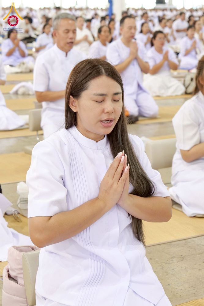 ภาพ No.258093:วันอาทิตย์ที่ 5 ตุลาคม พ.ศ. 2568 พิธีบูชาข้าวพระ ณ สภาธรรมกายสากล วัดพระธรรมกาย