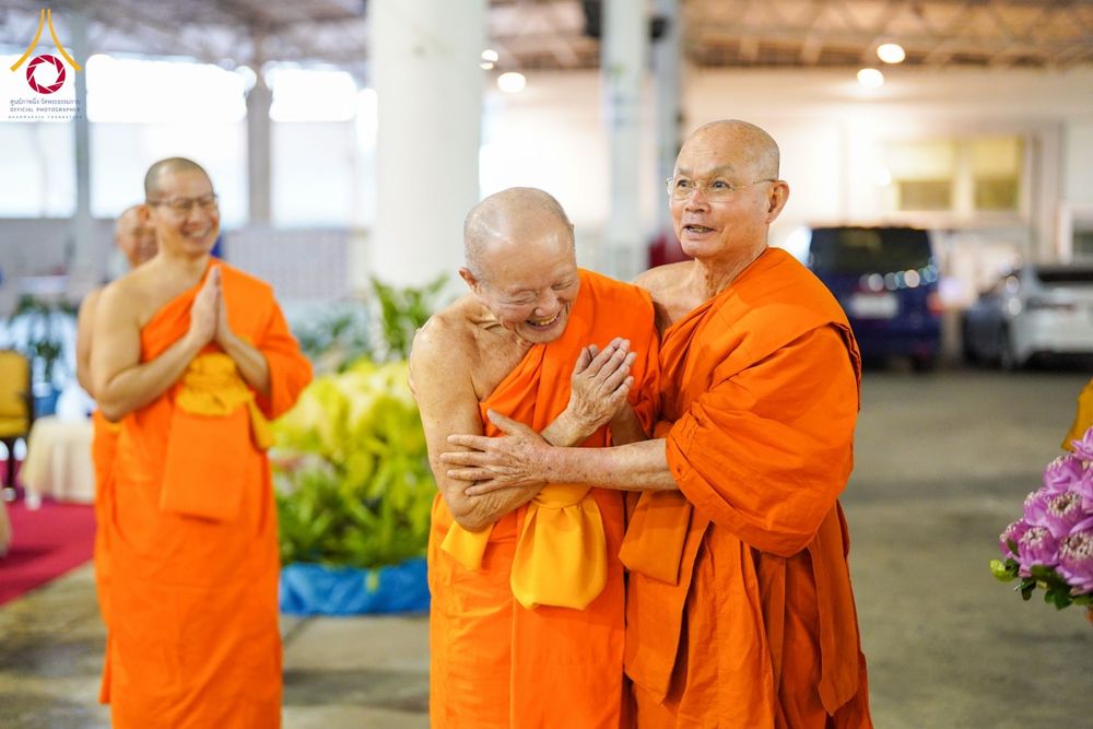 ภาพ No.185217:พิธีถวายมหาสังฆทาน 1,000 วัด ในวาระอายุวัฒนมงคล 84 ปี หลวงพ่อทัตตชีโว วันอาทิตย์ที่ 22 ธันวาคม พ.ศ. 2567 ณ สภาธรรมกายสากล วัดพระธรรมกาย