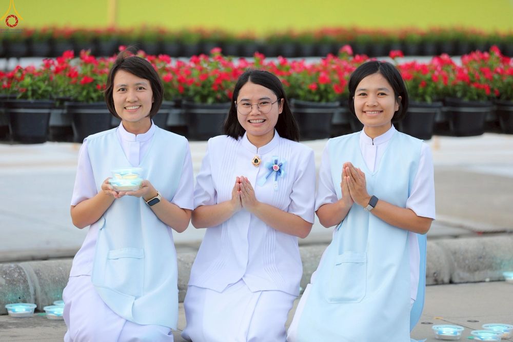 ภาพ No.240944:วันพุธที่ 27 สิงหาคม พ.ศ. 2568 พิธีจุดประทีป ในวันธรรมชัย ณ วัดพระธรรมกาย