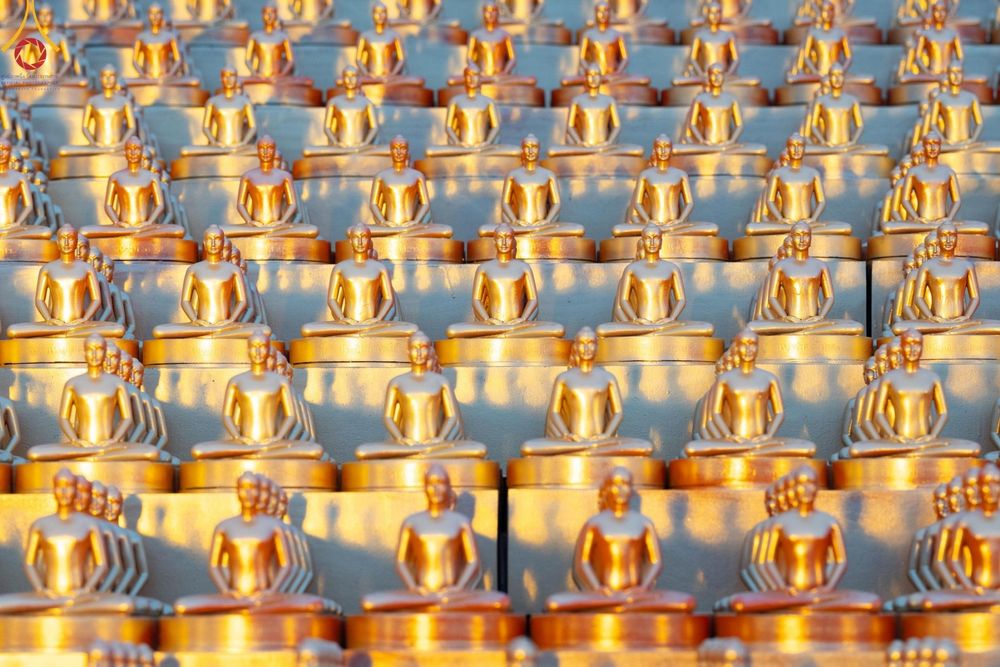 ภาพ No.279200:พิธีจุดวิสาขประทีป พิธีเวียนประทักษิณ ในวันวิสาขบูชา พุธที่ 22 พฤษภาคม พ.ศ. 2567 ( วันพระขึ้น 15 ค่ำ เดือน 6 ) ณ ลานธรรม พระมหาธรรมกายเจดีย์ วัดพระธรรมกาย จ.ปทุมธานี