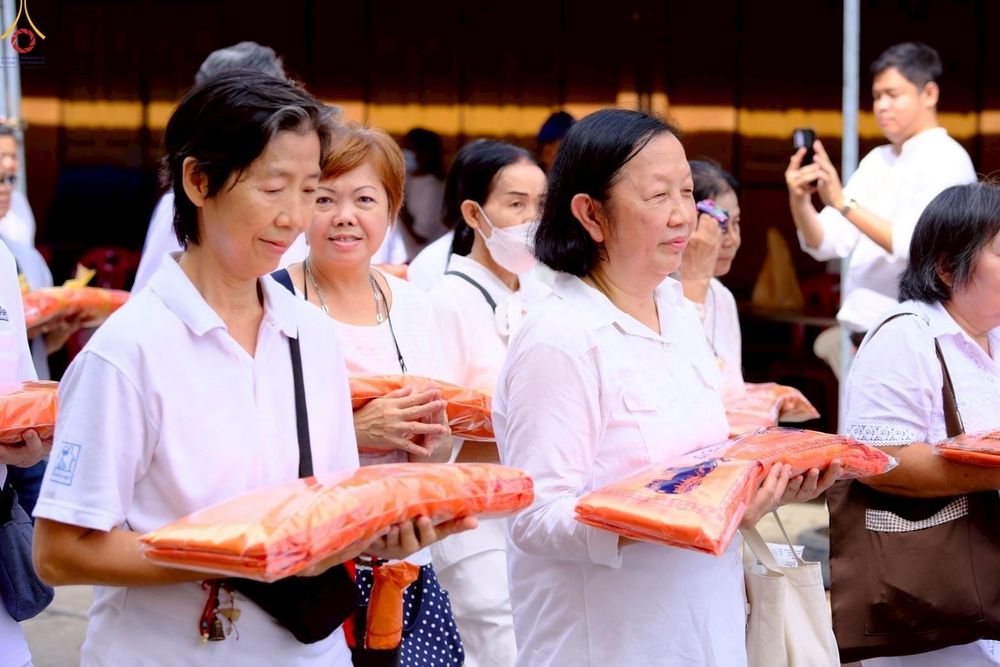 ภาพ No.251340:วันที่ 8 ตุลาคม พ.ศ. 2568 พิธีทอดกฐินสามัคคีทั่วไทย 30,000 วัด โดยคณะศิษยานุศิษย์ บูชาธรรม 81 ปี หลวงพ่อธัมมชโย ณ วัดทองบน กรุงเทพฯ