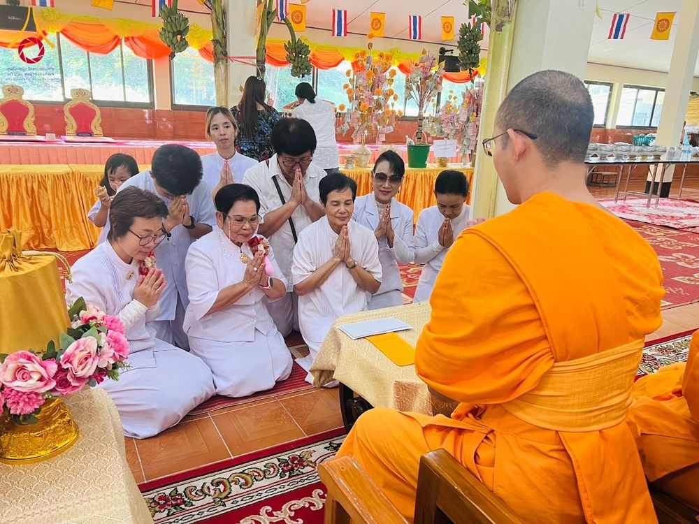 ภาพ No.182646:พิธีทอดกฐิน ณ วัดทับกระดาษ จ.สุพรรณบุรี ในโครงการทอดกฐินสามัคคีทั่วไทย 30,000 วัด บูชาธรรม 80 ปี หลวงพ่อธัมมชโย โดยคณะศิษยานุศิษย์วัดพระธรรมกาย วันที่ 10 พฤศจิกายน พ.ศ. 2567