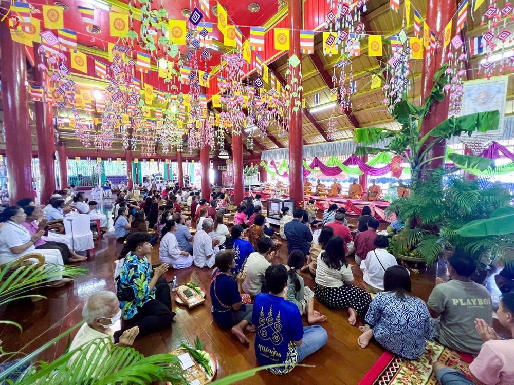 ภาพ No.261377:วันที่ 19 ตุลาคม พ.ศ. 2568 พิธีทอดกฐินสามัคคีทั่วไทย 30,000 วัด โดยคณะศิษยานุศิษย์ บูชาธรรม 81 ปี หลวงพ่อธัมมชโย ณ วัดไผ่ล้อม อ.ผักไห่ จ.พระนครศรีอยุธยา