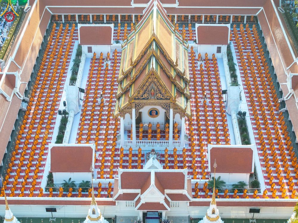 ภาพ No.197112:พิธีจุดประทีปถวายเป็นพุทธบูชา และบูชาธรรมมหาปูชนียาจารย์ ณ วัดโบสถ์(บน) ตำบลบางคูเวียง อำเภอบางกรวย จังหวัดนนทบุรี ในโครงการธรรมยาตรา กตัญญูบูชา มหาปูชนียาจารย์ พระมงคลเทพมุนี(สด จนฺทสโร) พระผู้ปราบมาร อนุสรณ์สถาน 7 แห่ง ปีที่ 13 วันที่ 18 มกราคม พ.ศ. 25