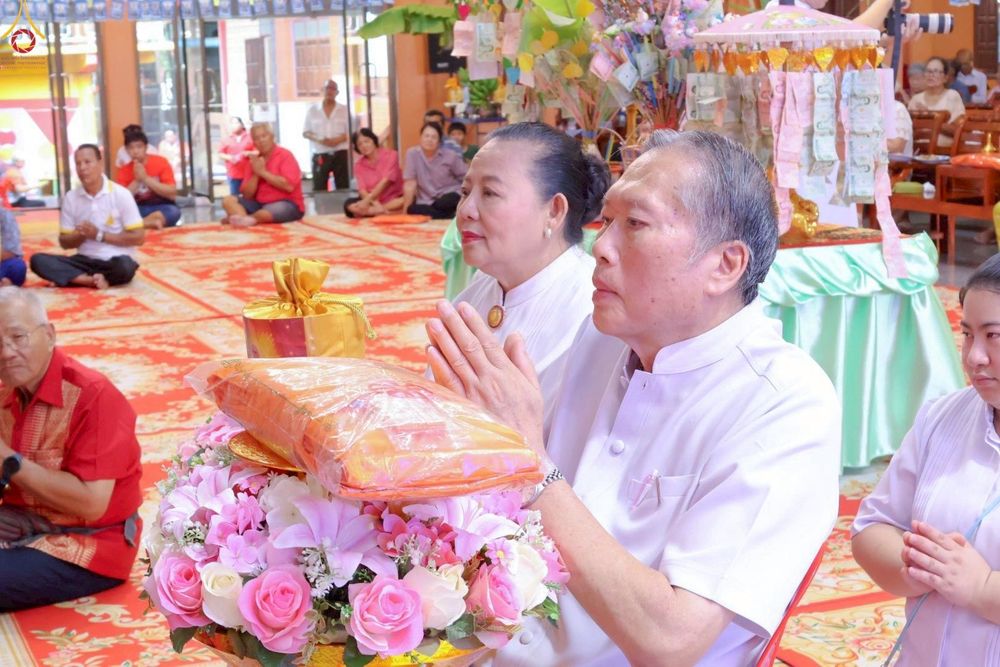 ภาพ No.260099:วันที่ 19 ตุลาคม พ.ศ. 2568 พิธีทอดกฐินสามัคคีทั่วไทย 30,000 วัด โดยคณะศิษยานุศิษย์ บูชาธรรม 81 ปี หลวงพ่อธัมมชโย ณ วัดปากคลองมอญ อ.บางเสาธง จ.สมุทรปราการ