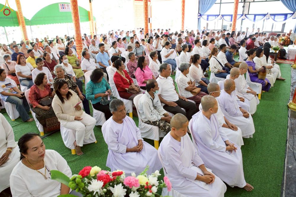 ภาพ No.251188:วันที่ 9 ตุลาคม พ.ศ. 2568 พิธีทอดกฐินสามัคคีทั่วไทย 30,000 วัด โดยคณะศิษยานุศิษย์ บูชาธรรม 81 ปี หลวงพ่อธัมมชโย ณ วัดถ้ำห้วยกลาง ตำบลเขาทะลุ อำเภอสวี จังหวัดชุมพร