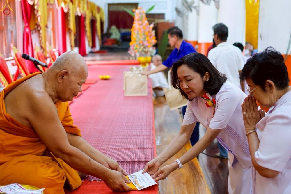 ภาพ No.264955:วันที่ 23 ตุลาคม พ.ศ. 2568 พิธีทอดกฐินสามัคคีทั่วไทย 30,000 วัด โดยคณะศิษยานุศิษย์ บูชาธรรม 81 ปี หลวงพ่อธัมมชโย ณ วัดจุฬามุนี อำเภอโพธิ์ทอง จังหวัดอ่างทอง