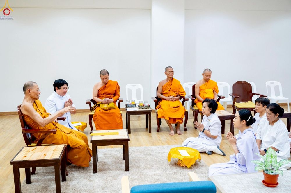 ภาพ No.242688:วันที่ 29-31 สิงหาคม พ.ศ. 2568 องค์กรภาคีเครือข่าย “บวร” (บ้าน-วัด-โรงเรียน-ราชการ) อ.คลองหลวง จัดบวชอุบาสิกาแก้ว ถวายพระราชกุศลแด่สมเด็จพระพันปีหลวง - กตัญญูบูชาแด่ผู้มีพระคุณ