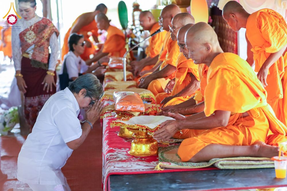 ภาพ No.175251:พิธีทอดปฐมกฐิน ธุดงคสถานวังทรายพูน เขาพนมพาธัมมานุสรณ์ พุทธันดรสุวรรณภูมิ  ต.หนองพระ อ.วังทรายพูน จ.พิจิตร ในโครงการกฐินสามัคคีทั่วไทย 30,000 วัด บูชาธรรม 80 ปี หลวงพ่อธัมมชโย โดยคณะศิษยานุศิษย์วัดพระธรรมกาย วันที่ 14 พฤศจิกายน พ.ศ. 2567
