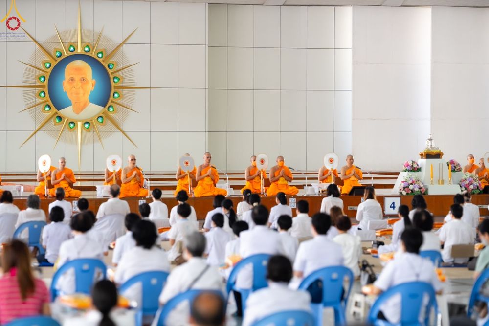 ภาพ No.123633:พิธีบุพเปตพลี ครั้งที่ 146 อุทิศบุญแด่หมู่ญาติที่ล่วงลับไปแล้ว และสืบทอดอายุพระพุทธศาสนา วันศุกร์ที่ 9 กุมภาพันธ์ พ.ศ. 2567 (วันพระขึ้น 15 ค่ำ เดือน 2) ณ หอฉันคุณยายอาจารย์ฯ วัดพระธรรมกาย