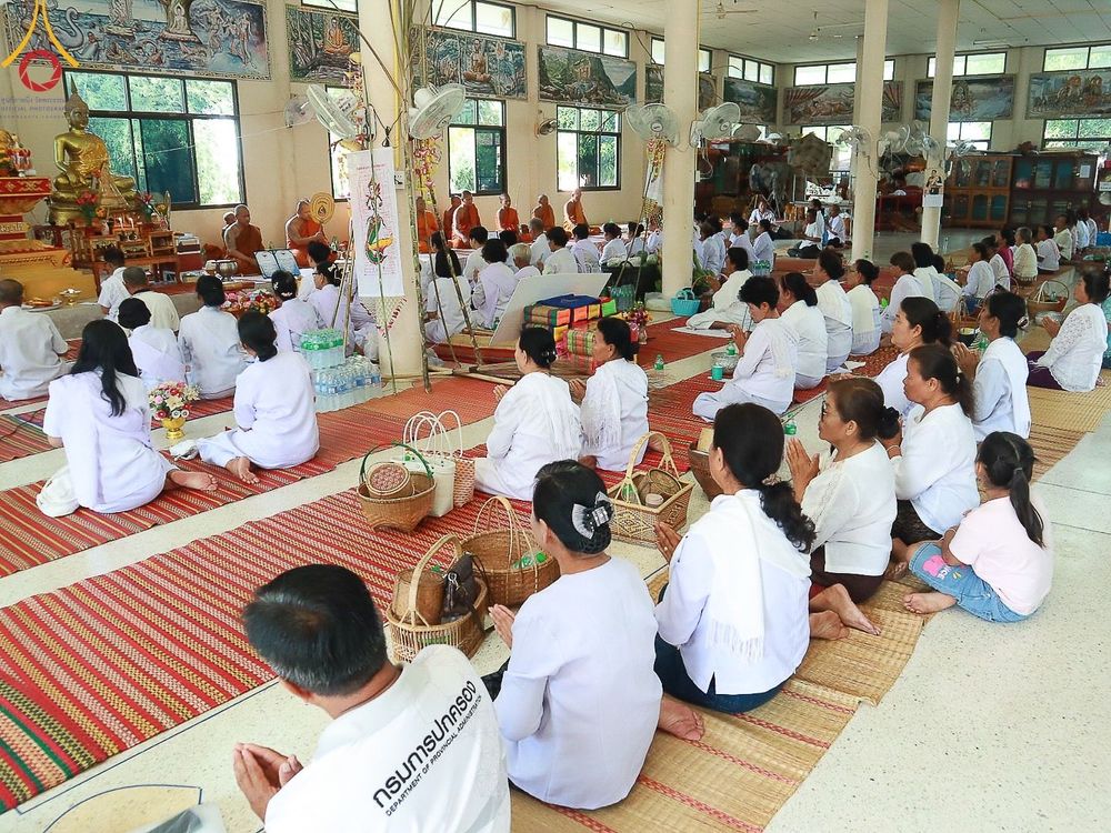 ภาพ No.169037:พิธีทอดกฐิน ณ วัดสว่างโพนตาล จ.อุดรธานี ในโครงการกฐินสามัคคีทั่วไทย 30,000 วัด บูชาธรรม 80 ปี หลวงพ่อธัมมชโย โดยคณะศิษยานุศิษย์วัดพระธรรมกาย วันที่ 24 ตุลาคม พ.ศ. 2567