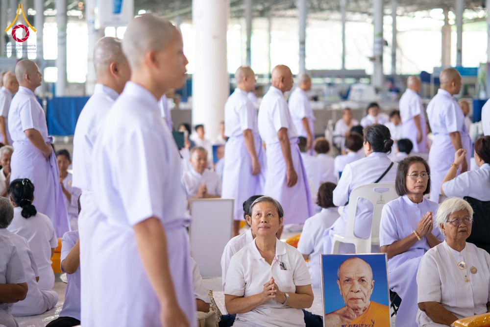 ภาพ No.321281:วันเสาร์ที่ 11 เมษายน พ.ศ.2569 พิธีขอขมาและมอบผ้าไตร โครงการอุปสมบทหมู่ บูชาธรรมหลวงพ่อธัมมชโย พ.ศ.2569 โครงการอุปสมบทหมู่ธรรมทายาท ระดับอุดมศึกษา รุ่น 53 (ภาคฤดูร้อน) ณ วัดพระธรรมกาย ปทุมธานี