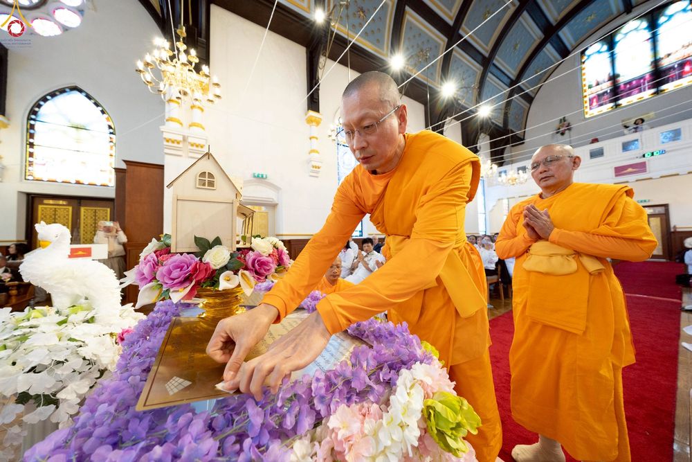 ภาพ No.270830:วันอาทิตย์ที่ 19 ตุลาคม พ.ศ. 2568 พิธีทอดกฐิน “หนึ่งไม่มีสอง” วัดพระธรรมกายนิวคาสเซิล เมืองนิวคาสเซิล ประเทศอังกฤษ 