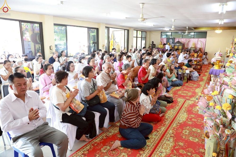 ภาพ No.259193:วันที่ 19 ตุลาคม พ.ศ. 2568 พิธีทอดกฐินสามัคคีทั่วไทย 30,000 วัด โดยคณะศิษยานุศิษย์ บูชาธรรม 81 ปี หลวงพ่อธัมมชโย ณ วัดตะเข้ (โคกพระเถร) แขวงบางระมาด  เขตตลิ่งชัน กรุงเทพมหานคร