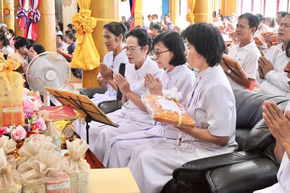 ภาพ No.267742:วันที่ 26 ตุลาคม พ.ศ. 2568 พิธีทอดกฐินสามัคคีทั่วไทย ณ วัดเจริญสุข ต.แพรกศรีราชา อ.สรรคบุรี จ.ชัยนาท โดยคณะศิษยานุศิษย์ บูชาธรรม 81 ปี หลวงพ่อธัมมชโย