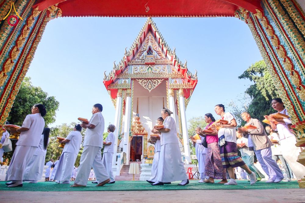 ภาพ No.181216:พิธีบรรพชาอุปสมบท ณ วัดเกาะแก้วประชานุรักษ์ ต.ชัยนาม อ.วังทอง จ.พิษณุโลก ในโครงการบรรพชาอุปสมบท บูชาธรรมมหาปูชนียาจารย์ วันที่ 8 ธันวาคม พ.ศ. 2567