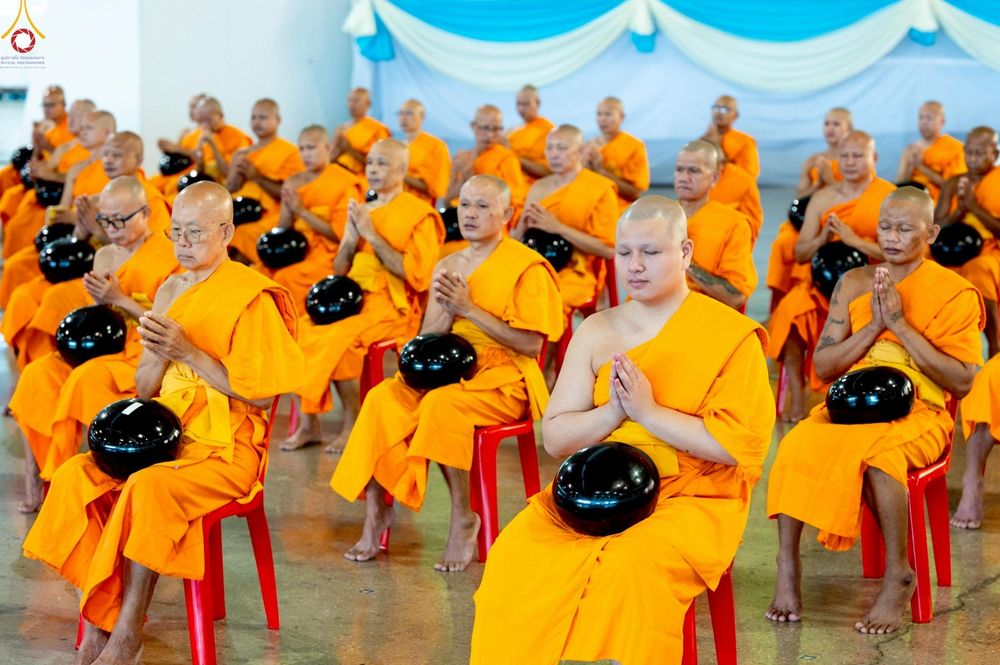 ภาพ No.263871:วันอาทิตย์ที่ 2 พฤศจิกายน พ.ศ. 2568 พิธีตักบาตรอาทิตย์ต้นเดือน ณ บ้านแก้วเรือนทองคุณยายฯ วัดพระธรรมกาย