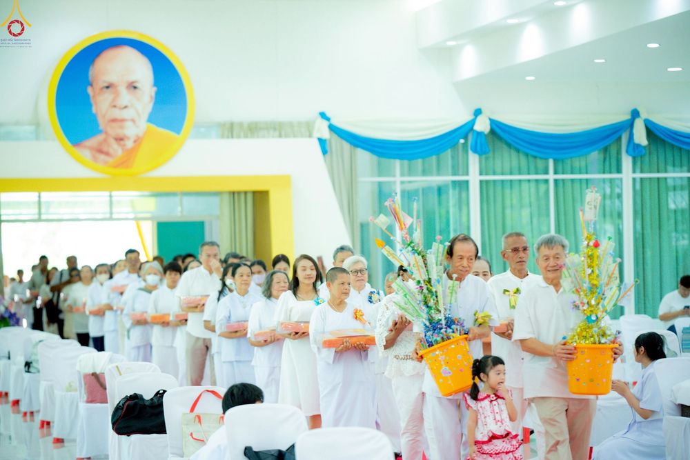 ภาพ No.260166:วันอาทิตย์ที่ 19 ตุลาคม พ.ศ. 2568 พิธีทอดกฐินสามัคคี  ณ ศูนย์ปฏิบัติธรรมและศูนย์อบรมเยาวชนเพชรบุรี  ต.ท่าแลง อ.ท่ายาง จ.เพชรบุรี