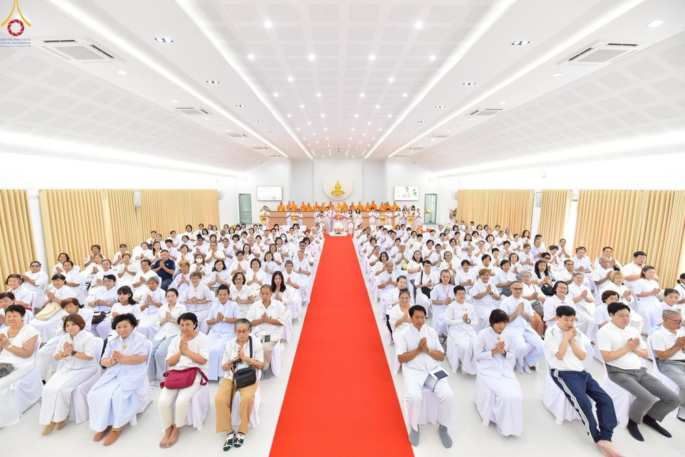 ภาพ No.230041:วันพฤหัสบดีที่ 26 มิถุนายน พ.ศ. 2568 พิธีทอดผ้าป่าฉลองอาคารชุดศูนย์ปฏิบัติธรรมน้ำใสใจสว่าง น้อมบูชาธรรมอายุวัฒนะมงคล 81 ปี หลวงพ่อธัมมชโย ณ ศูนย์ปฏิบัติธรรมน้ำใสใจสว่าง เขตบางกอกน้อย กรุงเทพมหานคร