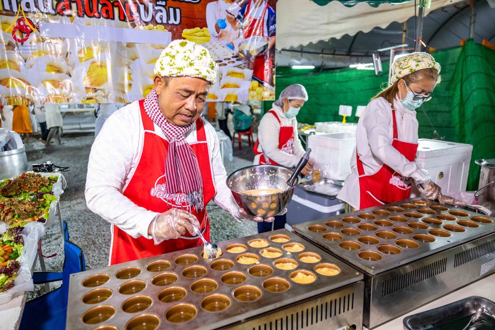 ภาพ No.300949:วันที่ 23 มกราคม พ.ศ. 2569 พิธีถวายภัตตาหารเป็นสังฆทาน แด่พระธรรมยาตรา ณ อนุสรณ์สถานบางปลา วัดบางปลา อำเภอบางเลน จังหวัดนครปฐม ในโครงการธรรมยาตรา กตัญญูบูชา มหาปูชนียาจารย์ พระมงคลเทพมุนี(สด จนฺทสโร) พระผู้ปราบมาร อนุสรณ์สถาน 7 แห่ง ปีที่ 14