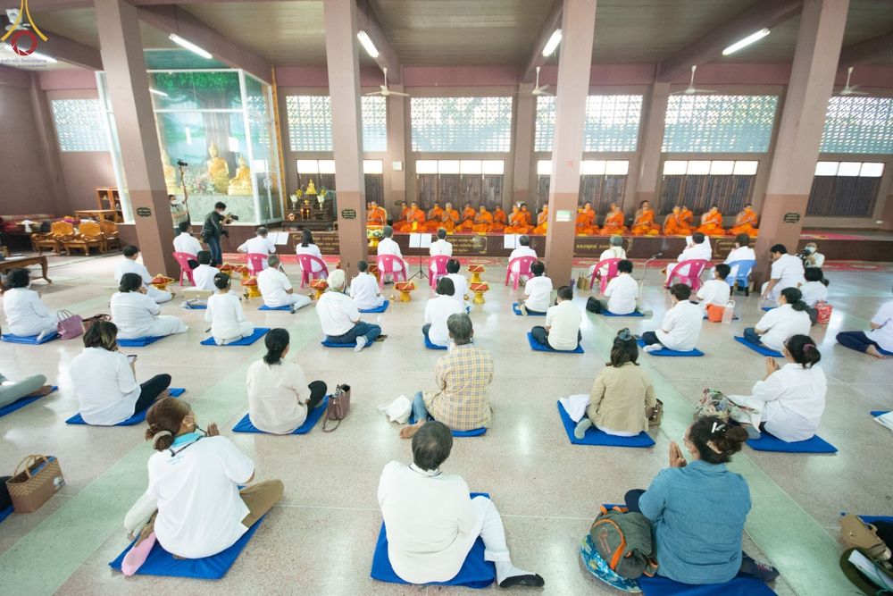 ภาพ No.69198:พระธรรมยาตรา ปฏิบัติศาสนกิจ ทำนุบำรุงศาสนสถาน, สวดธรรมจักร, ปฏิบัติธรรม ร่วมกับชุมชน,นักเรียนเด็กดีวีสตาร์ และร่วมพิธีทอดผ้าป่าบำรุงศาสนสถาน ในโครงการธรรมยาตรากตัญญูบูชา มหาปูชนียาจารย์ พระมงคลเทพมุนี(สด จนฺทสโร) พระผู้ปราบมาร อนุสรณ์สถาน 7 แห่ง ปีที่ 11